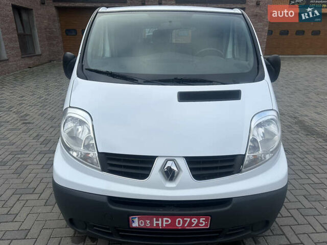 Белый Рено Трафик, объемом двигателя 2 л и пробегом 189 тыс. км за 13600 $, фото 11 на Automoto.ua