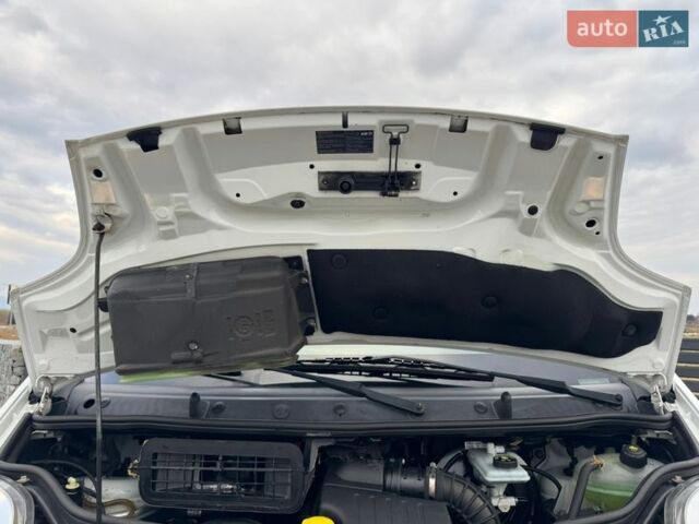 Білий Рено Трафік, об'ємом двигуна 2 л та пробігом 285 тис. км за 14850 $, фото 69 на Automoto.ua