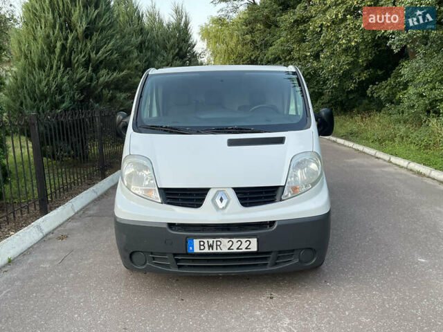 Белый Рено Трафик, объемом двигателя 2 л и пробегом 228 тыс. км за 10700 $, фото 80 на Automoto.ua