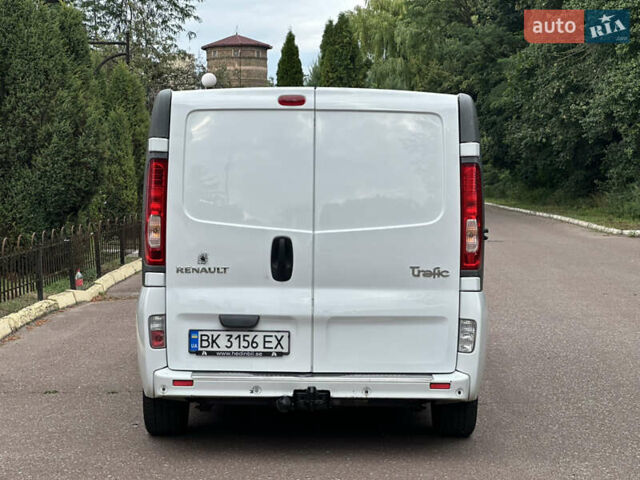 Белый Рено Трафик, объемом двигателя 2 л и пробегом 260 тыс. км за 11700 $, фото 6 на Automoto.ua
