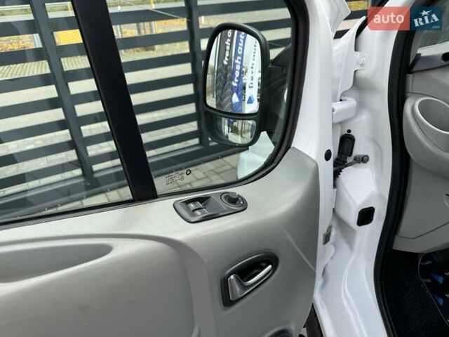 Белый Рено Трафик, объемом двигателя 2 л и пробегом 193 тыс. км за 15750 $, фото 14 на Automoto.ua