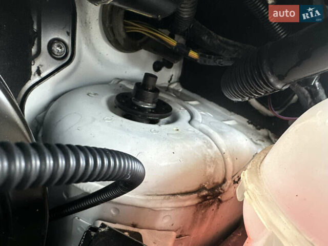 Белый Рено Трафик, объемом двигателя 2 л и пробегом 189 тыс. км за 13600 $, фото 74 на Automoto.ua