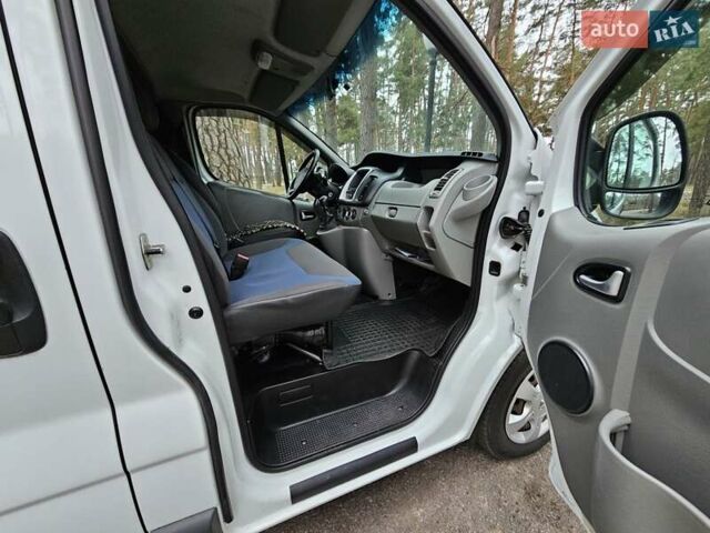 Білий Рено Трафік, об'ємом двигуна 2 л та пробігом 249 тис. км за 16000 $, фото 37 на Automoto.ua