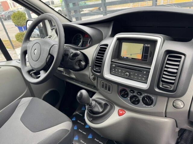 Белый Рено Трафик, объемом двигателя 2 л и пробегом 193 тыс. км за 15500 $, фото 3 на Automoto.ua