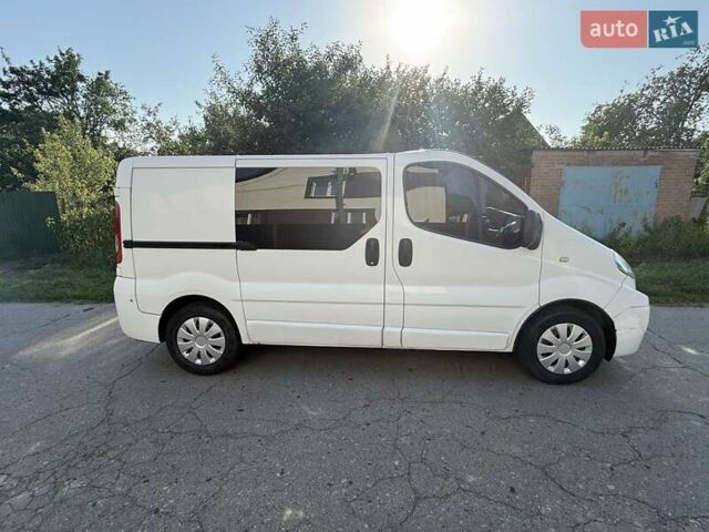 Білий Рено Трафік, об'ємом двигуна 2 л та пробігом 250 тис. км за 8500 $, фото 16 на Automoto.ua