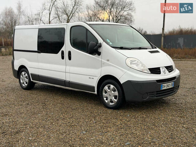 Белый Рено Трафик, объемом двигателя 2 л и пробегом 280 тыс. км за 13900 $, фото 7 на Automoto.ua