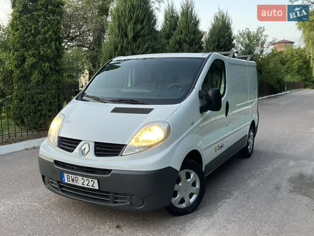 Белый Рено Трафик, объемом двигателя 2 л и пробегом 228 тыс. км за 10700 $, фото 113 на Automoto.ua