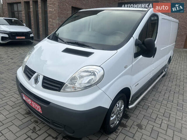 Белый Рено Трафик, объемом двигателя 2 л и пробегом 189 тыс. км за 13600 $, фото 12 на Automoto.ua