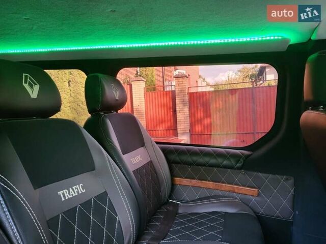 Білий Рено Трафік, об'ємом двигуна 2 л та пробігом 283 тис. км за 14700 $, фото 126 на Automoto.ua