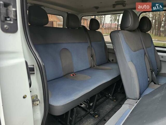 Білий Рено Трафік, об'ємом двигуна 2 л та пробігом 249 тис. км за 16000 $, фото 47 на Automoto.ua
