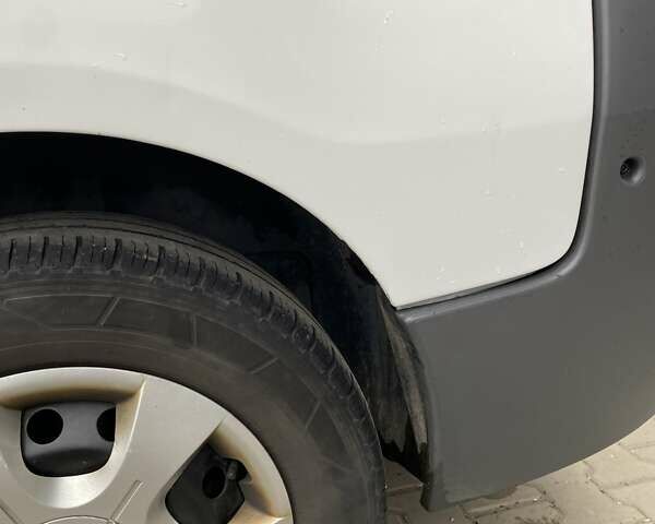 Белый Рено Трафик, объемом двигателя 2 л и пробегом 360 тыс. км за 9599 $, фото 12 на Automoto.ua