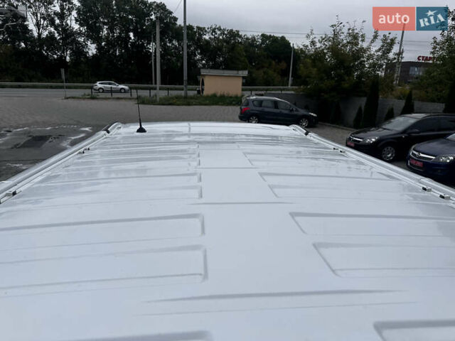 Белый Рено Трафик, объемом двигателя 2 л и пробегом 195 тыс. км за 13500 $, фото 68 на Automoto.ua