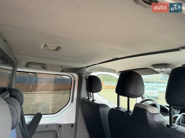 Белый Рено Трафик, объемом двигателя 2 л и пробегом 280 тыс. км за 14300 $, фото 19 на Automoto.ua