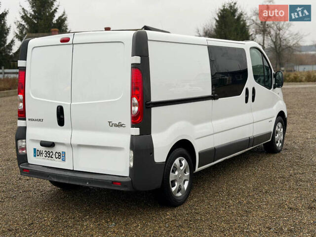 Белый Рено Трафик, объемом двигателя 2 л и пробегом 280 тыс. км за 14300 $, фото 5 на Automoto.ua