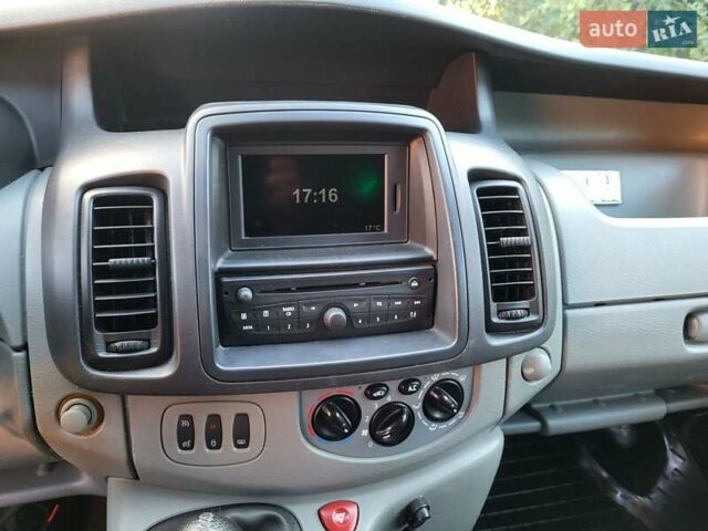 Білий Рено Трафік, об'ємом двигуна 2 л та пробігом 283 тис. км за 14700 $, фото 146 на Automoto.ua