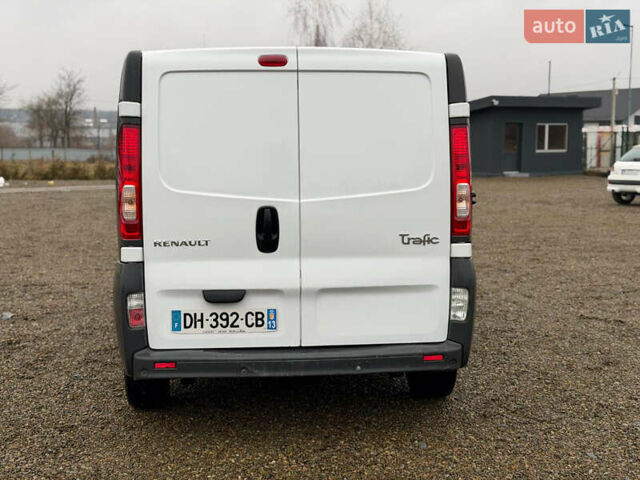 Белый Рено Трафик, объемом двигателя 2 л и пробегом 280 тыс. км за 14300 $, фото 4 на Automoto.ua