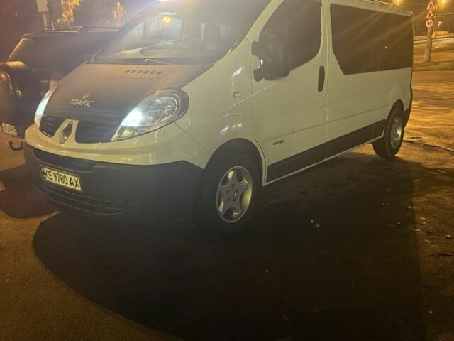 Белый Рено Трафик, объемом двигателя 2 л и пробегом 355 тыс. км за 8800 $, фото 9 на Automoto.ua