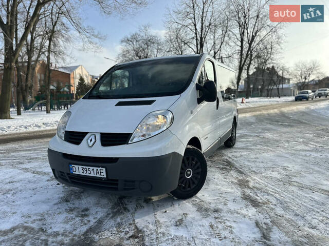 Белый Рено Трафик, объемом двигателя 2 л и пробегом 203 тыс. км за 14450 $, фото 1 на Automoto.ua
