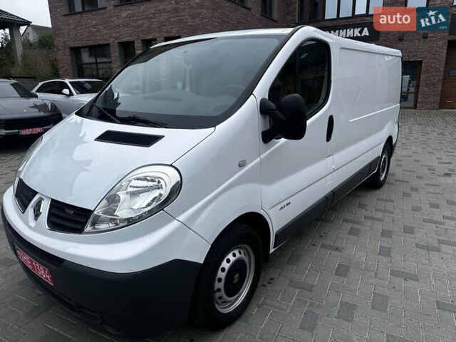 Белый Рено Трафик, объемом двигателя 2 л и пробегом 195 тыс. км за 13500 $, фото 11 на Automoto.ua