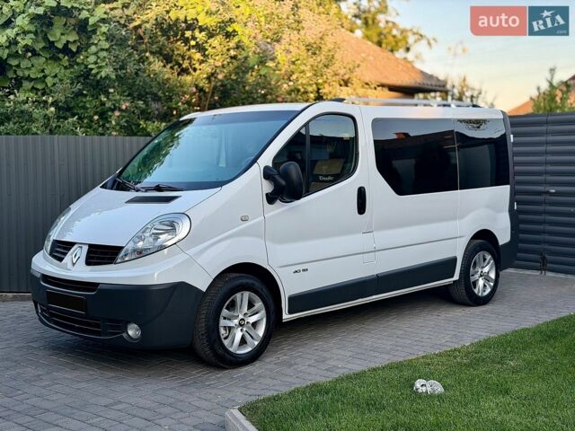 Белый Рено Трафик, объемом двигателя 0 л и пробегом 237 тыс. км за 14500 $, фото 3 на Automoto.ua