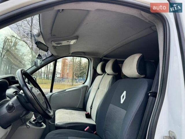 Белый Рено Трафик, объемом двигателя 2 л и пробегом 203 тыс. км за 13999 $, фото 24 на Automoto.ua