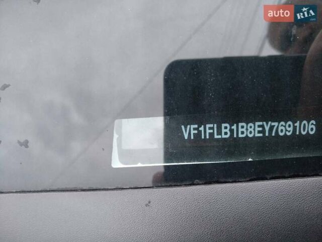 Белый Рено Трафик, объемом двигателя 2 л и пробегом 172 тыс. км за 16400 $, фото 2 на Automoto.ua