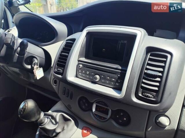 Белый Рено Трафик, объемом двигателя 2 л и пробегом 172 тыс. км за 16400 $, фото 11 на Automoto.ua