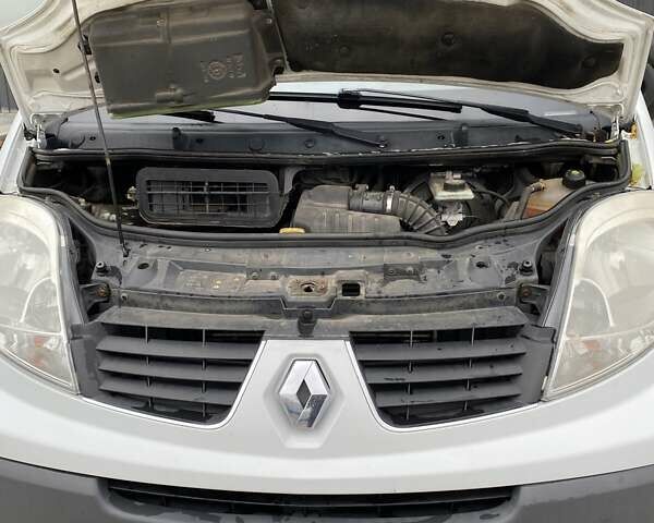 Рено Трафик 2014 в Полтаве на Automoto.ua Белый Рено Трафик, объемом двигателя 2 л и пробегом 360 тыс. км за 10419 $, фото 7 на Automoto.ua