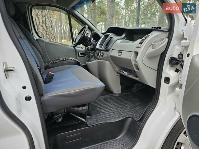 Білий Рено Трафік, об'ємом двигуна 2 л та пробігом 249 тис. км за 16000 $, фото 39 на Automoto.ua