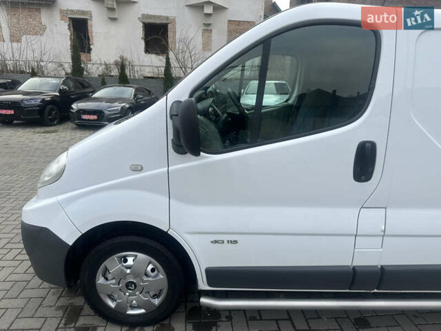 Белый Рено Трафик, объемом двигателя 2 л и пробегом 189 тыс. км за 13600 $, фото 19 на Automoto.ua
