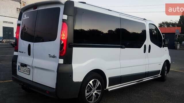 Белый Рено Трафик, объемом двигателя 2 л и пробегом 320 тыс. км за 15500 $, фото 7 на Automoto.ua