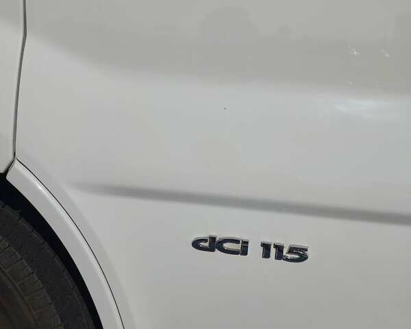 Белый Рено Трафик, объемом двигателя 2 л и пробегом 340 тыс. км за 15100 $, фото 18 на Automoto.ua