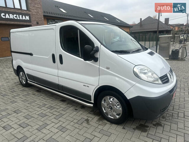 Белый Рено Трафик, объемом двигателя 2 л и пробегом 189 тыс. км за 13600 $, фото 78 на Automoto.ua