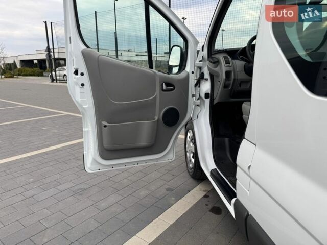 Білий Рено Трафік, об'ємом двигуна 2 л та пробігом 285 тис. км за 14850 $, фото 41 на Automoto.ua