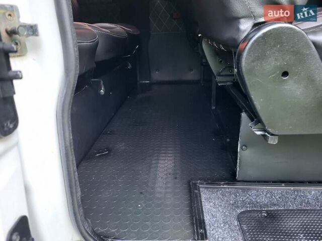 Білий Рено Трафік, об'ємом двигуна 2 л та пробігом 283 тис. км за 14700 $, фото 133 на Automoto.ua
