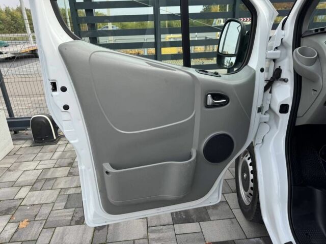 Белый Рено Трафик, объемом двигателя 2 л и пробегом 193 тыс. км за 15500 $, фото 13 на Automoto.ua