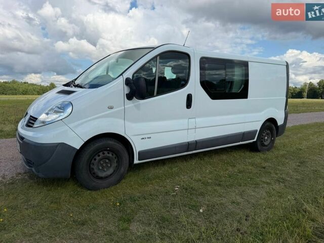 Білий Рено Трафік, об'ємом двигуна 2 л та пробігом 213 тис. км за 13500 $, фото 1 на Automoto.ua