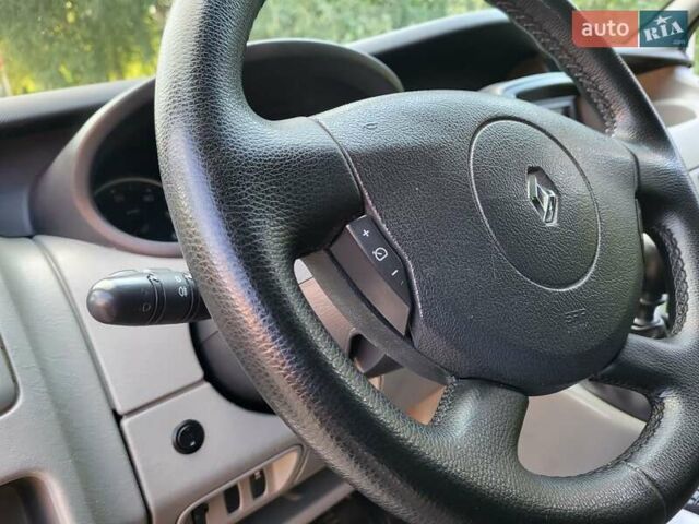 Білий Рено Трафік, об'ємом двигуна 2 л та пробігом 283 тис. км за 14700 $, фото 102 на Automoto.ua