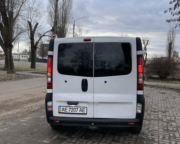 Белый Рено Трафик, объемом двигателя 2 л и пробегом 250 тыс. км за 8500 $, фото 10 на Automoto.ua