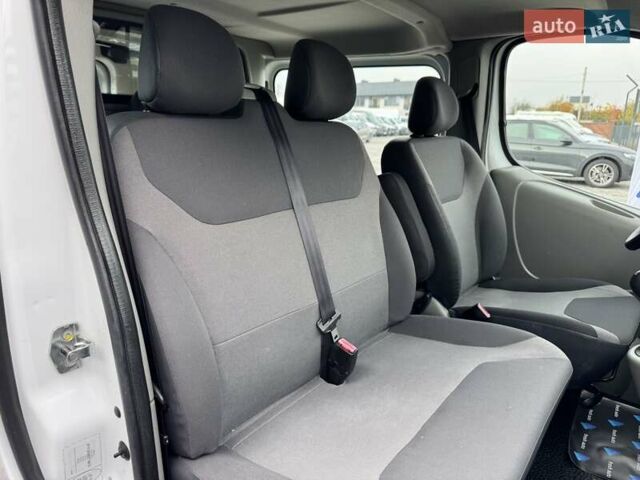 Белый Рено Трафик, объемом двигателя 2 л и пробегом 193 тыс. км за 15750 $, фото 28 на Automoto.ua