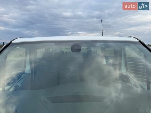 Білий Рено Трафік, об'ємом двигуна 2 л та пробігом 285 тис. км за 14850 $, фото 14 на Automoto.ua