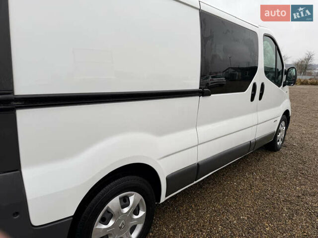 Белый Рено Трафик, объемом двигателя 2 л и пробегом 280 тыс. км за 14300 $, фото 11 на Automoto.ua