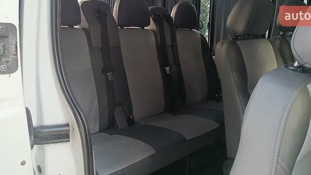 Белый Рено Трафик, объемом двигателя 2 л и пробегом 363 тыс. км за 13350 $, фото 43 на Automoto.ua