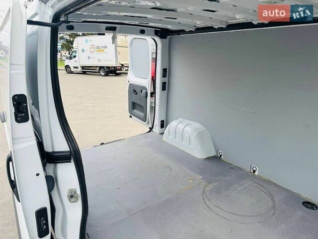 Белый Рено Трафик, объемом двигателя 2 л и пробегом 173 тыс. км за 12999 $, фото 25 на Automoto.ua