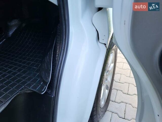 Білий Рено Трафік, об'ємом двигуна 2 л та пробігом 283 тис. км за 14700 $, фото 140 на Automoto.ua