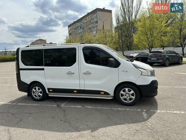 Белый Рено Трафик, объемом двигателя 1.6 л и пробегом 223 тыс. км за 13749 $, фото 5 на Automoto.ua