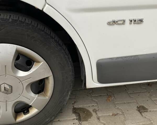 Рено Трафик 2014 в Полтаве на Automoto.ua Белый Рено Трафик, объемом двигателя 2 л и пробегом 360 тыс. км за 10419 $, фото 13 на Automoto.ua