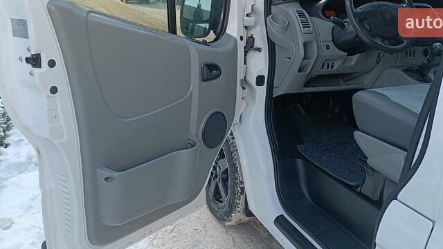 Белый Рено Трафик, объемом двигателя 2 л и пробегом 363 тыс. км за 13350 $, фото 24 на Automoto.ua