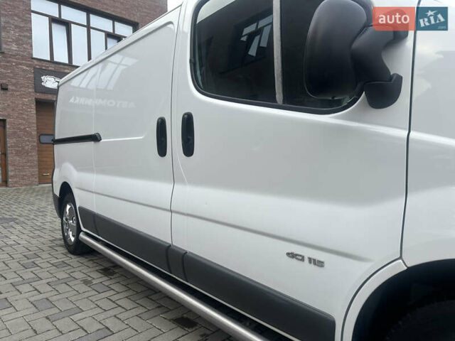 Белый Рено Трафик, объемом двигателя 2 л и пробегом 189 тыс. км за 13600 $, фото 24 на Automoto.ua