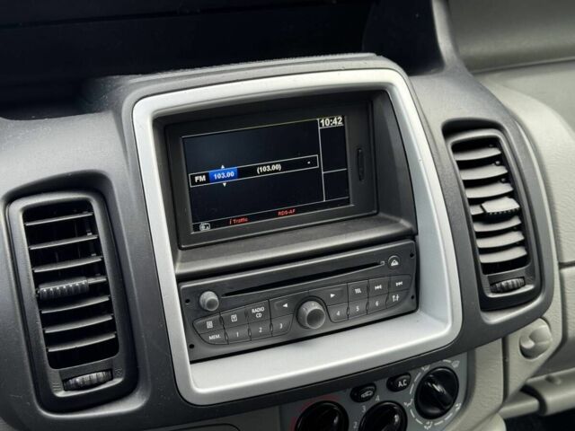 Белый Рено Трафик, объемом двигателя 2 л и пробегом 193 тыс. км за 15500 $, фото 21 на Automoto.ua